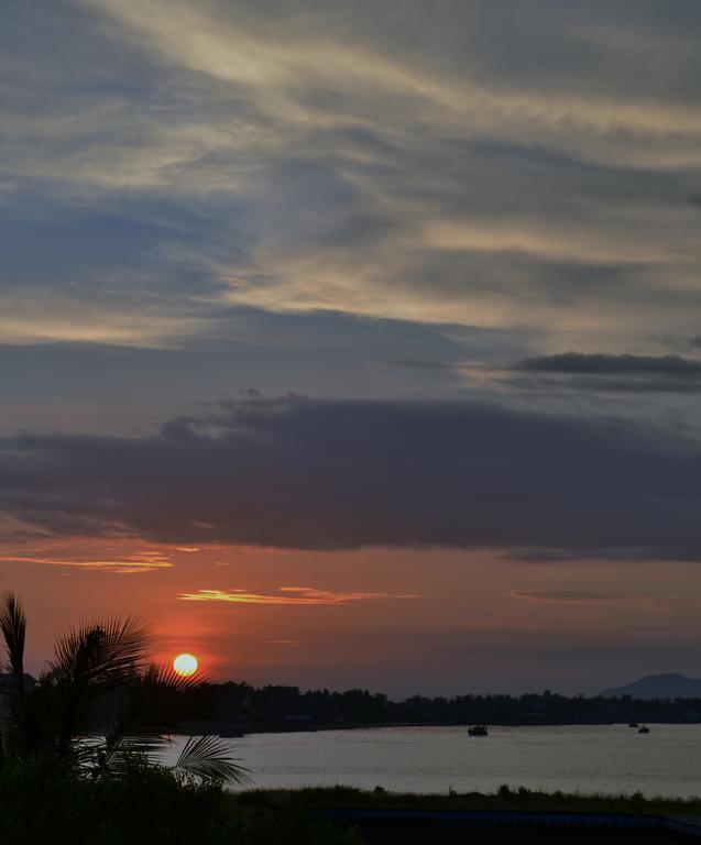 Kampot Manor Hotel Bagian luar foto