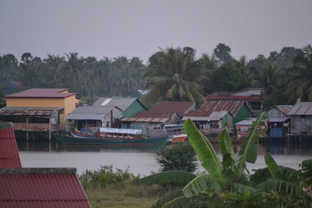 Kampot Manor Hotel Bagian luar foto